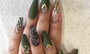 green and gold nail designs