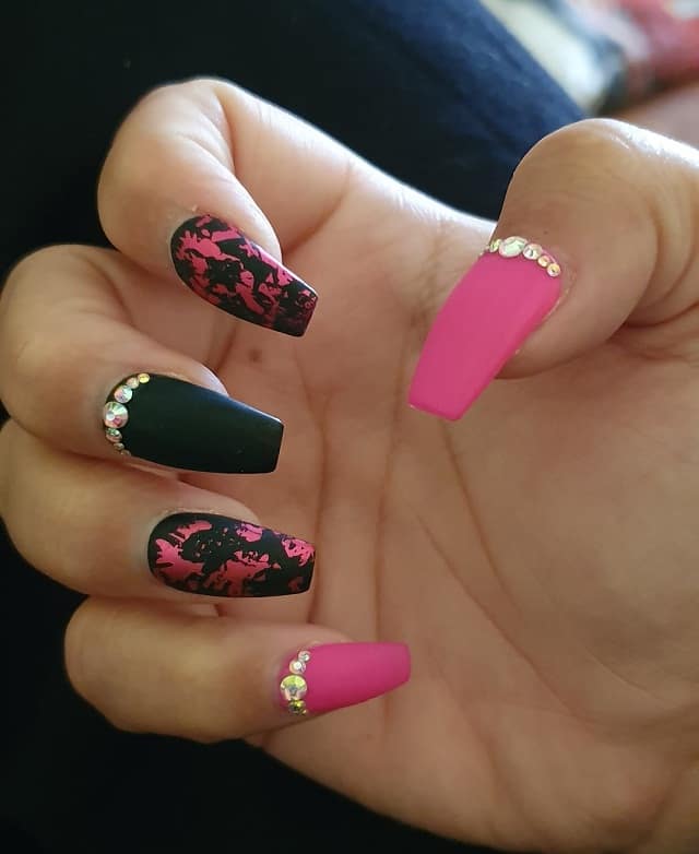nail designs hot pink