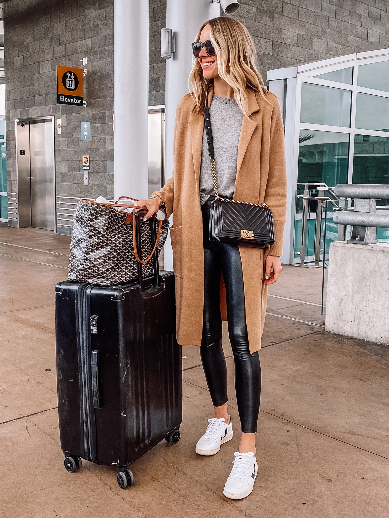women's airport outfit ideas